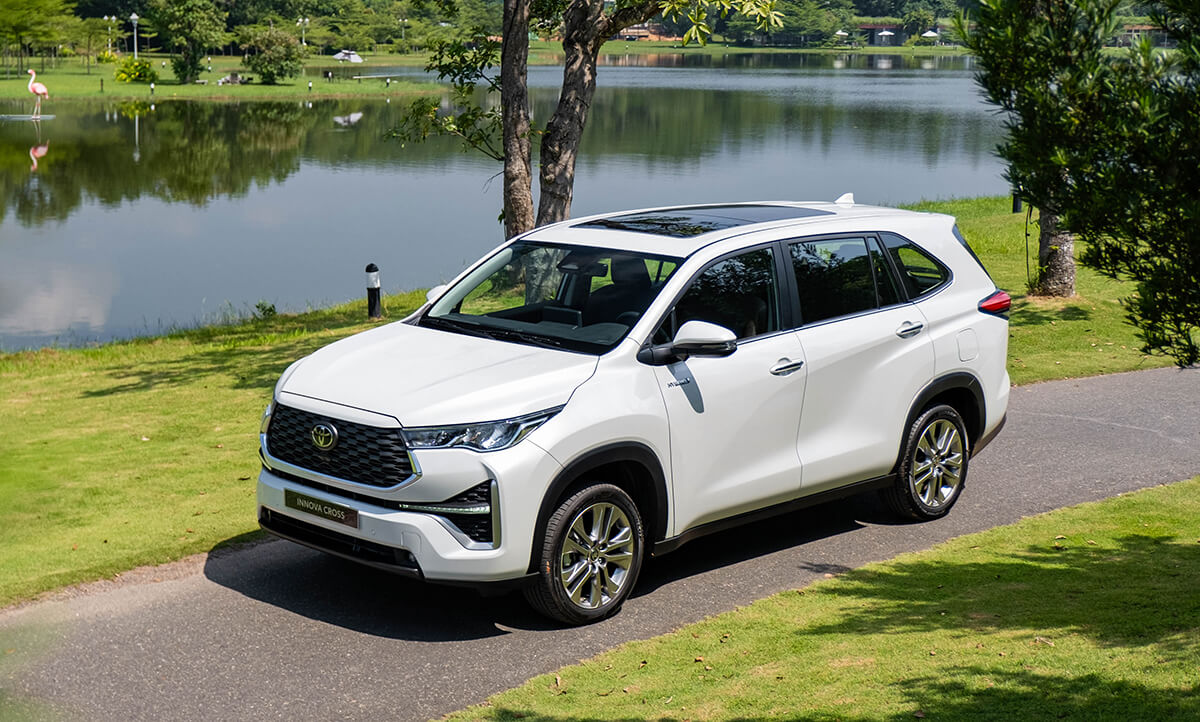 Hai phiên bản Innova Cross 2023 có thiết kế hoàn toàn mới Hai phiên bản Innova Cross 2023 có thiết kế hoàn toàn mới